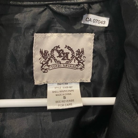 Toxic Hazard Leather Jacket Black with White Stripe Men’s Size S - Picture 5 of 6